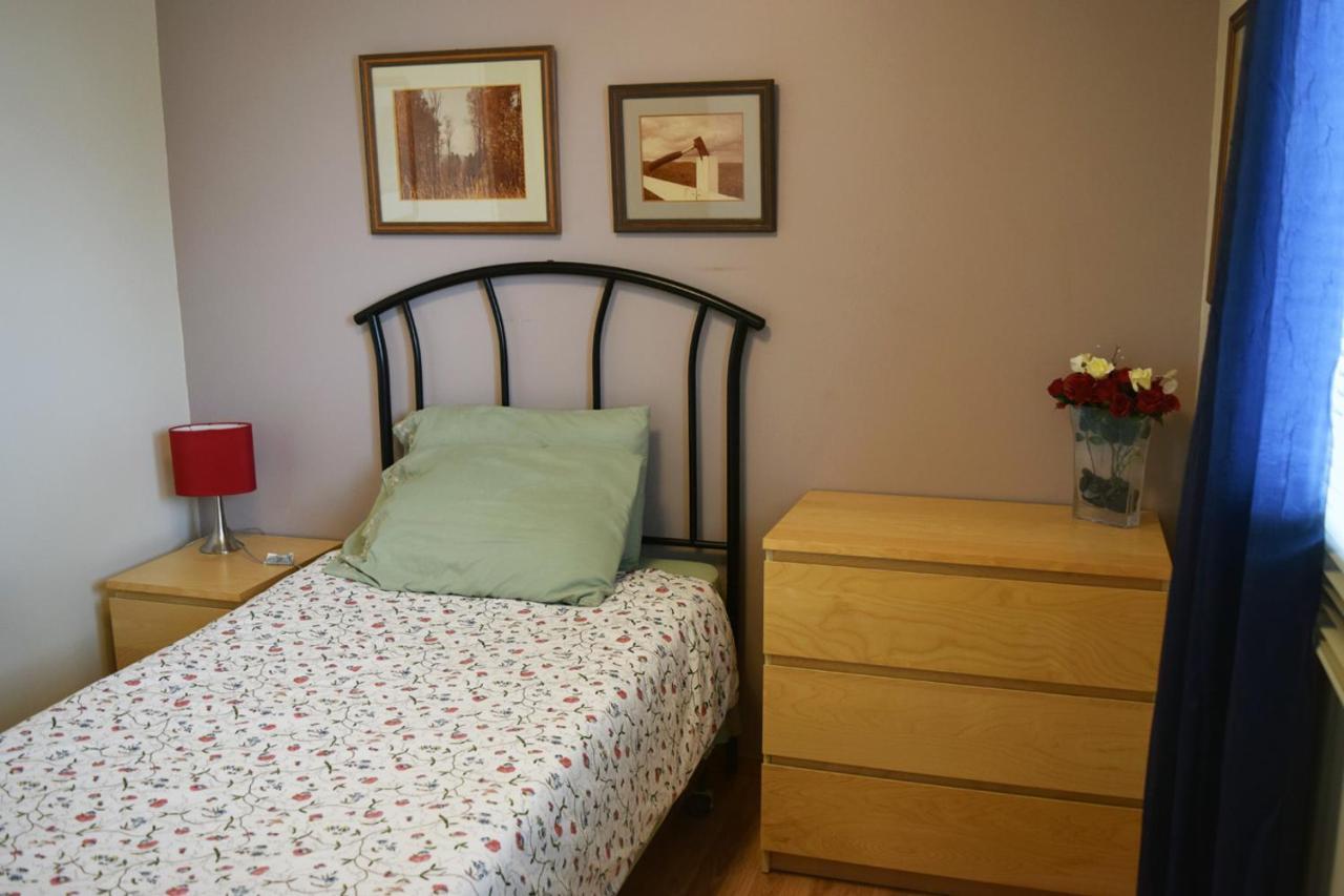 אדמונטון The Dewberry Homestay B&B מראה חיצוני תמונה